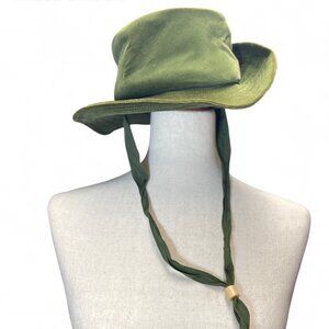 Vintage Mr. John Deb-Teen Womens Green Velvet Hat‎ with ribbon strap 50s/60s